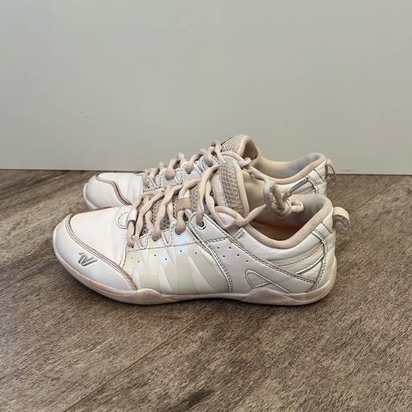 Varsity Charge Cheer Shoe Size 5 - Picture 4 of 8